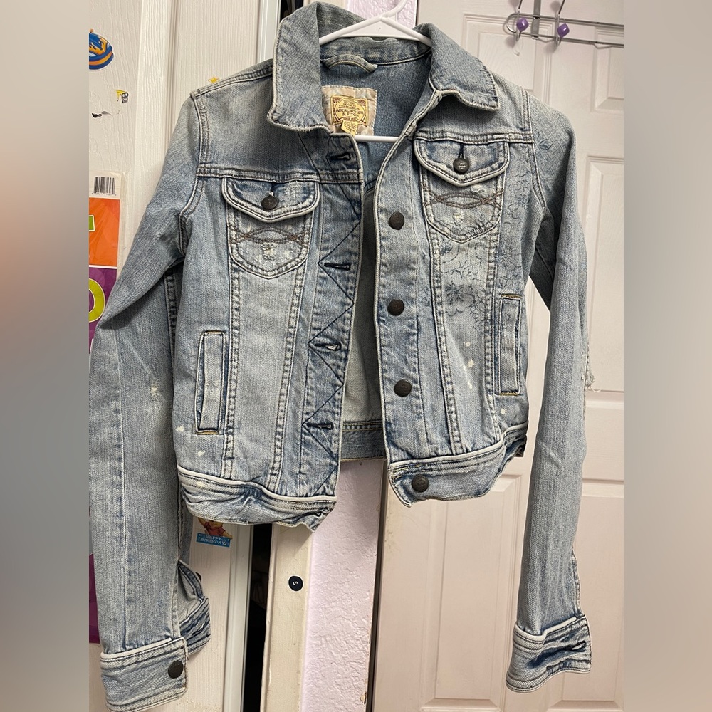 Super comfy , light and fashion good material
Size small
